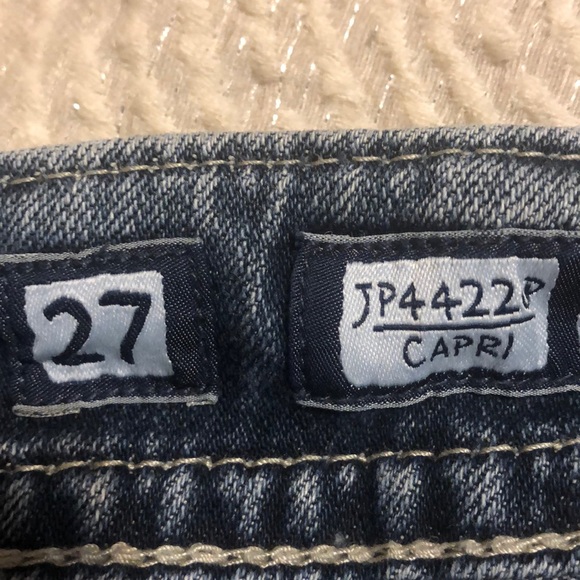 Size 27 Miss Me Capri - Picture 3 of 4